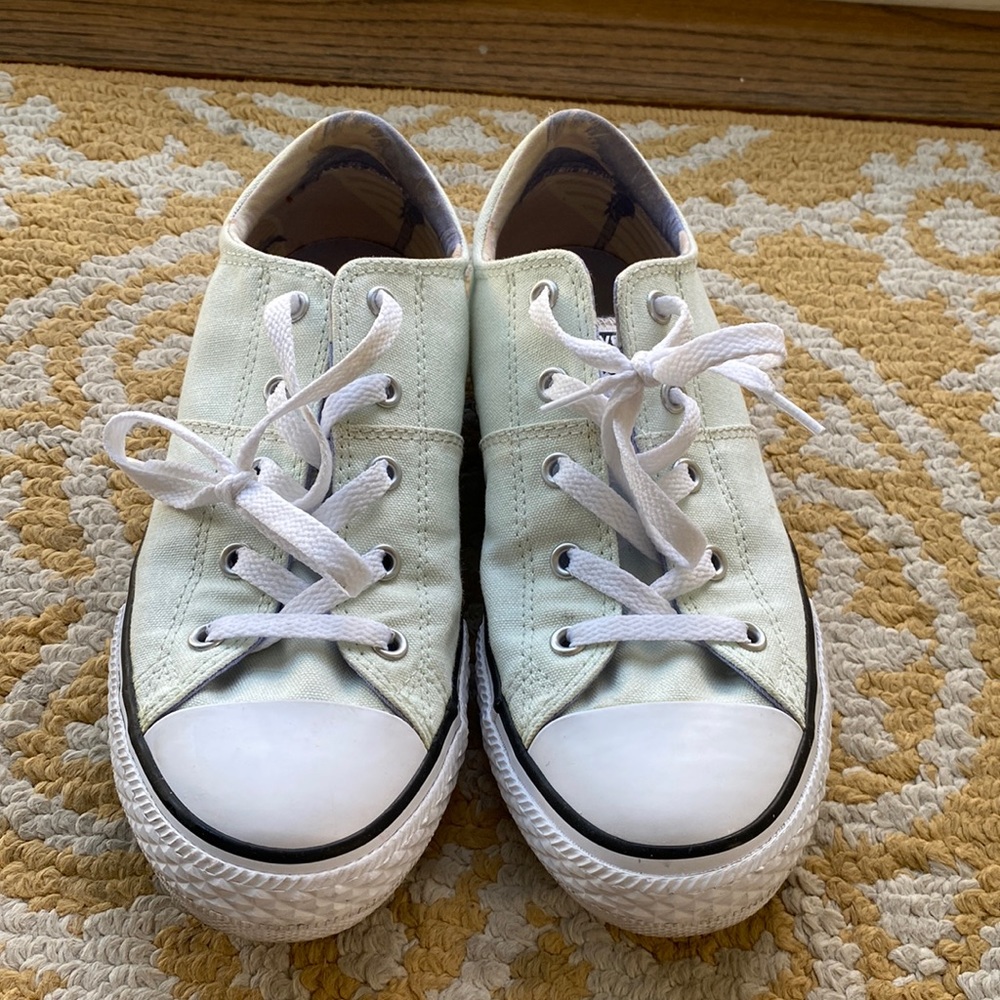 Great condition. Worn once or twice. Pale mint color. Youth 4, fits women’s 6.5.